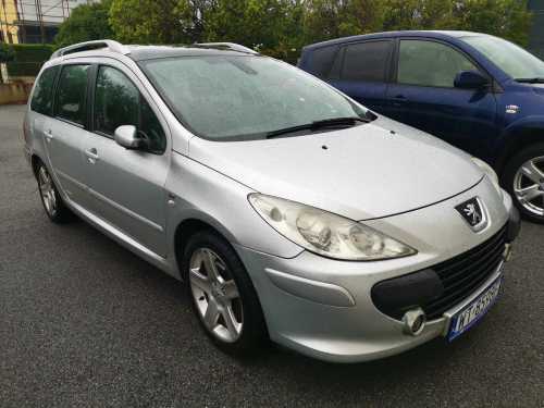 Wynajem samochodu w Neapolu Peugeot 307sw 7 osobowy